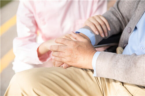 西宁偏瘫老人护理：偏瘫患者肩膀酸痛怎么办